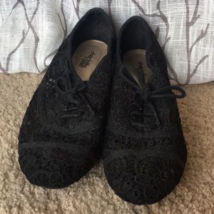 Size 7 Black Lace Flats